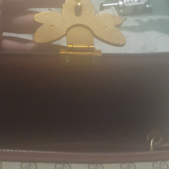 Bnwot 100 percent authentic women's Gucci handbag - Picture 2 of 7